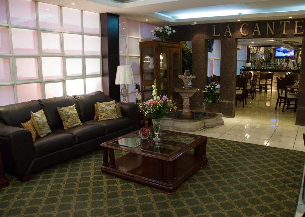 Hotel Rincon Real Suites Durango Eksteriør bilde
